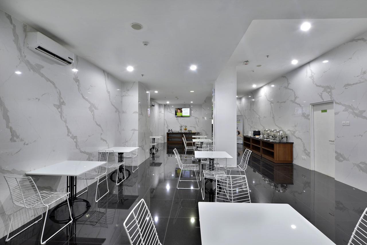 Whiz Hotel Falatehan Jakarta Luaran gambar